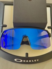 Share NEW OAKLEY SUTRO LITE